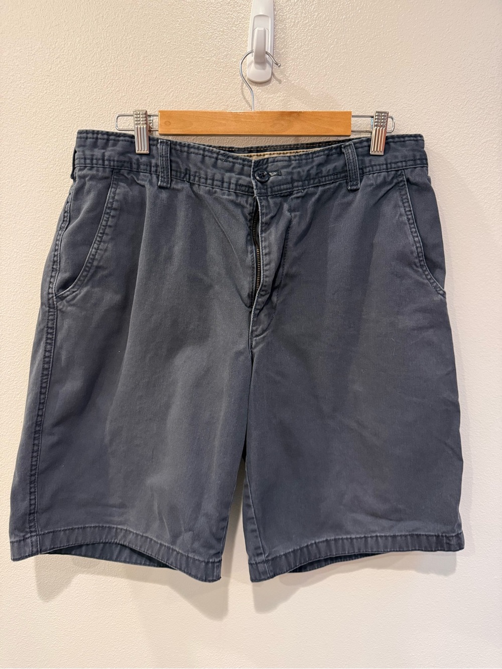 Y2K Timberland Men's Flat-Front Shorts in Navy